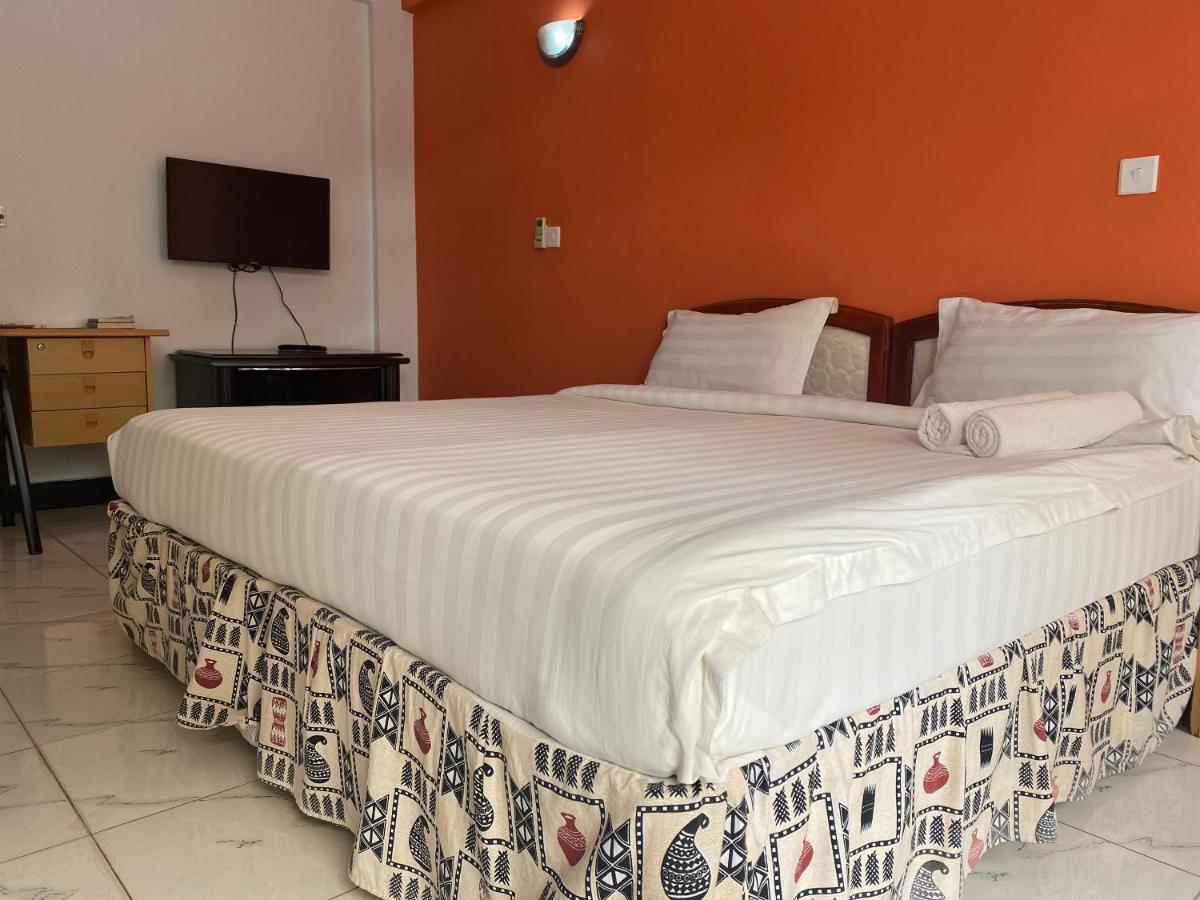 Panama Inn Moshi Extérieur photo