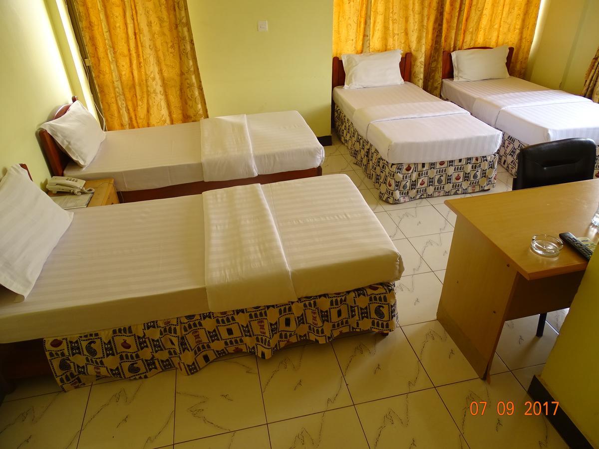 Panama Inn Moshi Extérieur photo