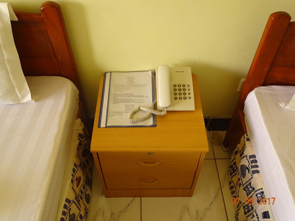 Panama Inn Moshi Extérieur photo